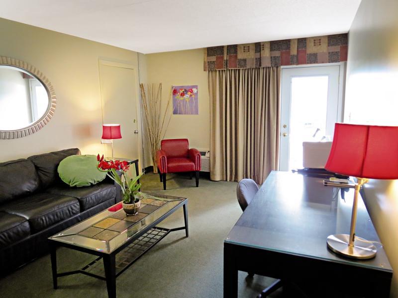 Quality Inn & Conference Centre Kingston Central Eksteriør billede