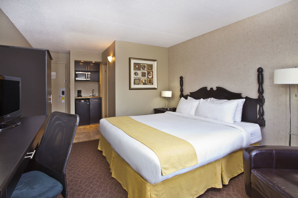 Quality Inn & Conference Centre Kingston Central Eksteriør billede