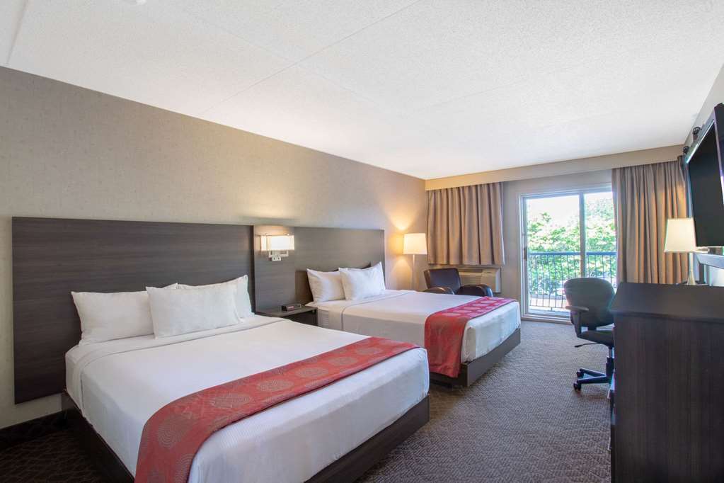 Quality Inn & Conference Centre Kingston Central Værelse billede